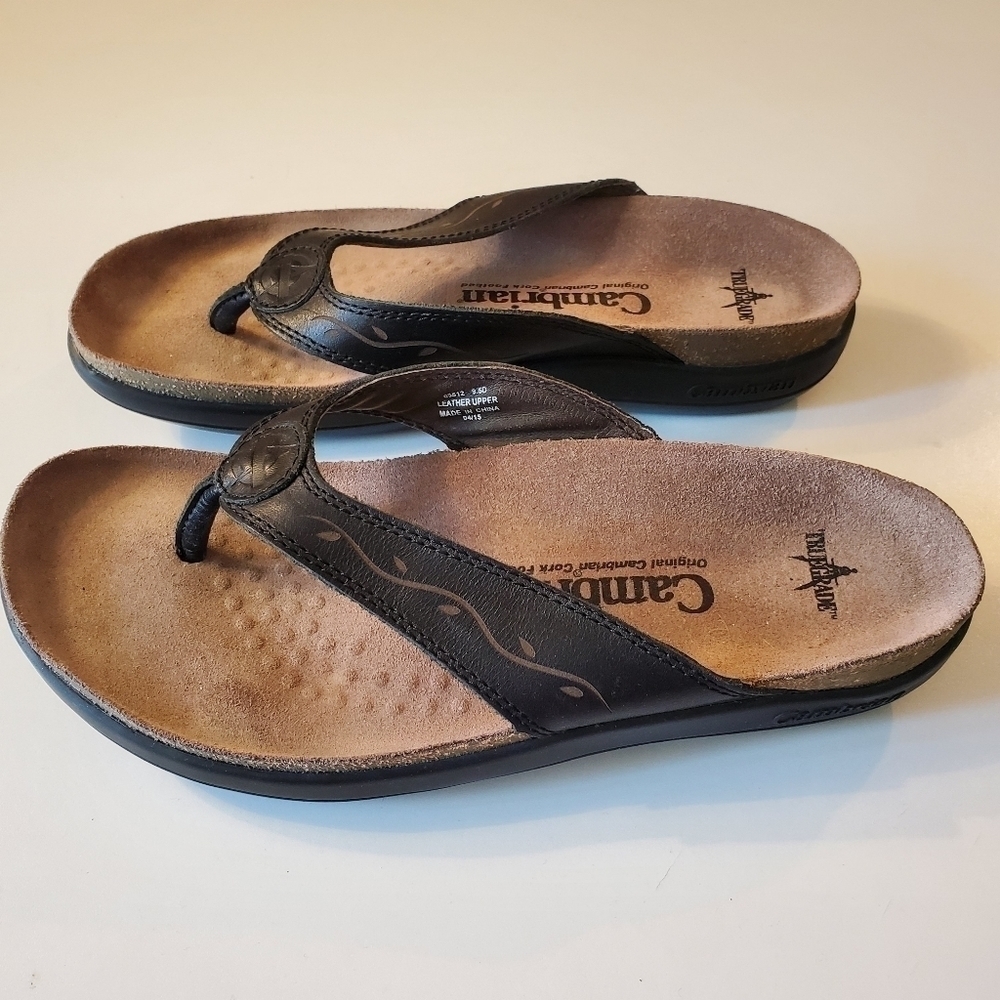 Cambrian Flip Flop Sandals cork footbed size 9.5 - Picture 1 of 6